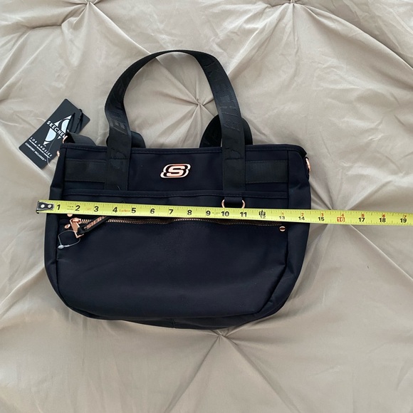 Skechers New with tags - Picture 7 of 7